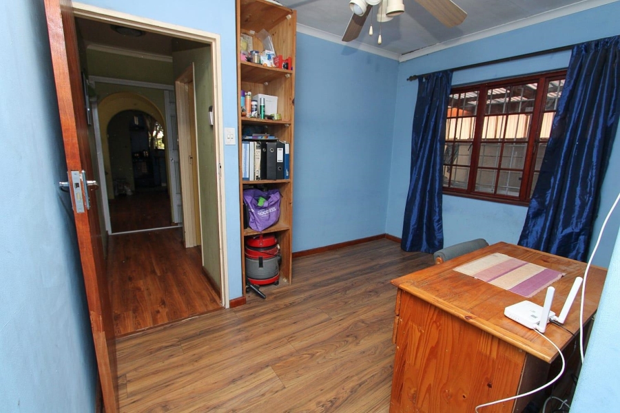 4 Bedroom Property for Sale in London Village Western Cape